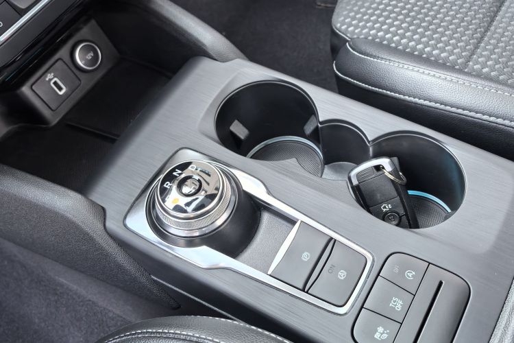 福特 福克斯 2020款 三厢 EcoBoost 180 自动锋潮型中控内饰7013