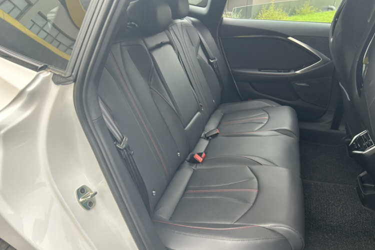 名爵 MG7 2025款 2.0T Trophy+ 超级智驾版中控内饰7006