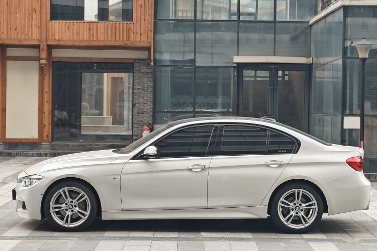 宝马3系 2019款 320i M运动套装车身外观6002