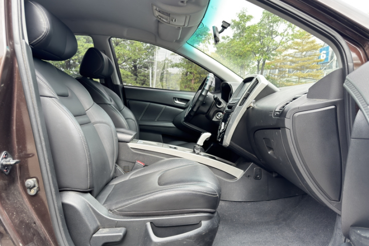 纳智捷 优6 SUV 2017款 1.8T 科技超值型中控内饰7013