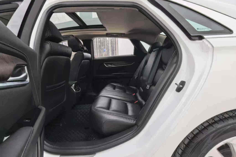 凯迪拉克XTS 2018款 28T 精英型中控内饰7008