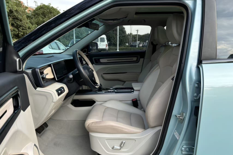 吉利汽车 吉利icon 2023款 1.5TD 巧克力醇臻版中控内饰7002