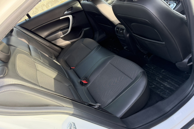 别克 君威 2015款 1.6T 领先技术型局部细节9002