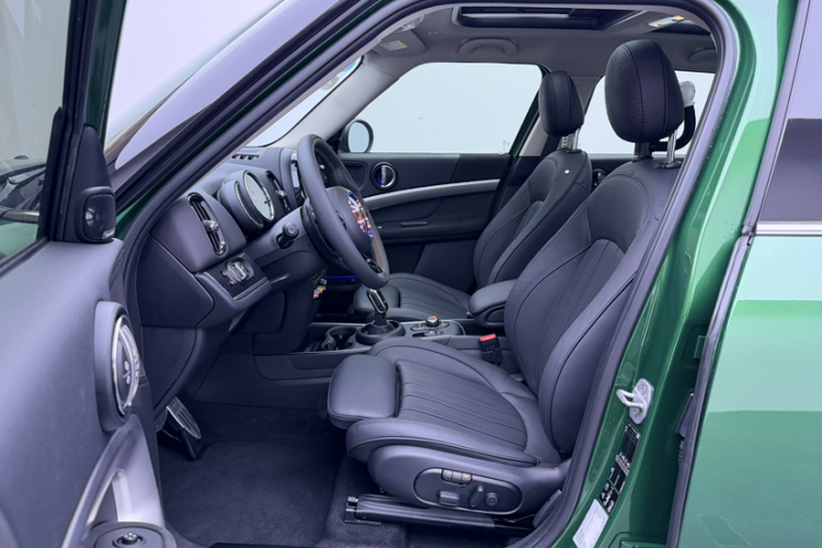 MINI Countryman 2020款 2.0T COOPER S ALL4 极地版中控内饰7001