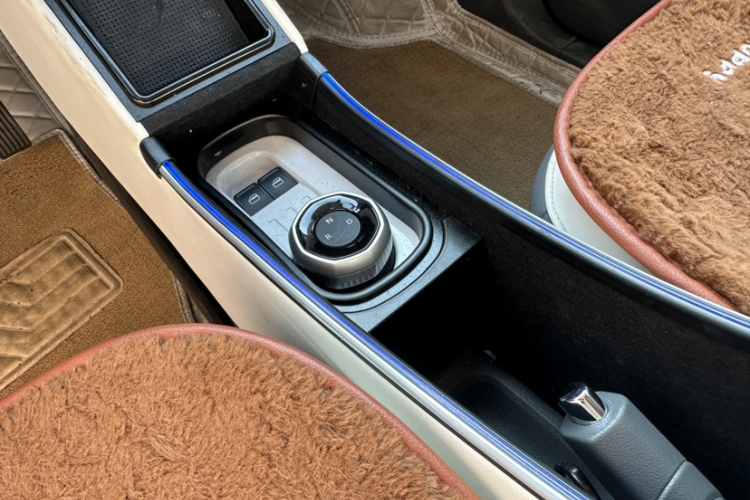 吉利银河 2024款 200km 熊猫骑士局部细节18