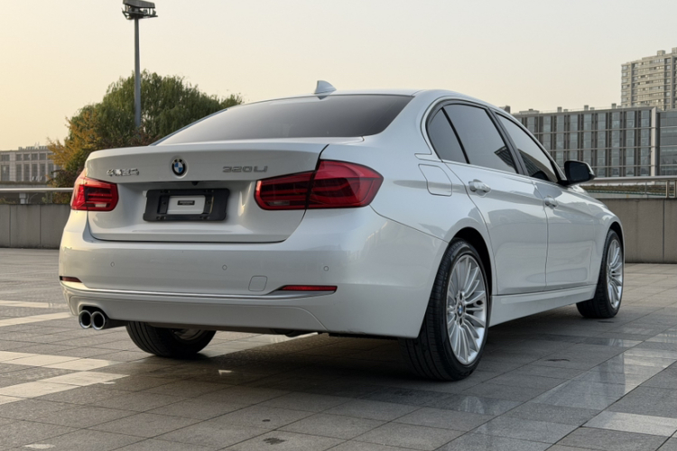 宝马3系 2018款 320Li 时尚型车身外观6007