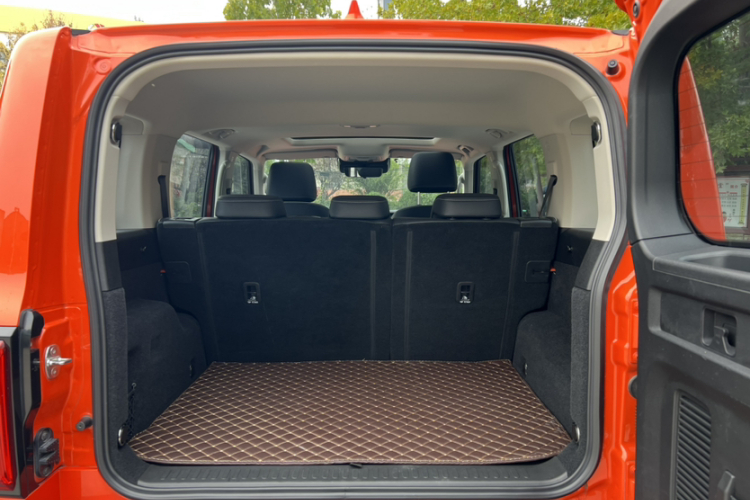 坦克300 2023款 越野版 2.0T 征服者中控内饰7004