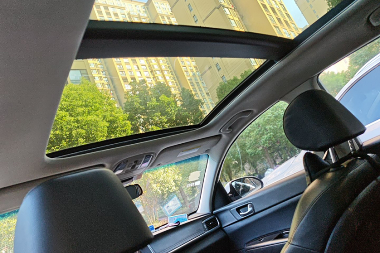 起亚K5 2016款 1.6T 自动LUX局部细节23