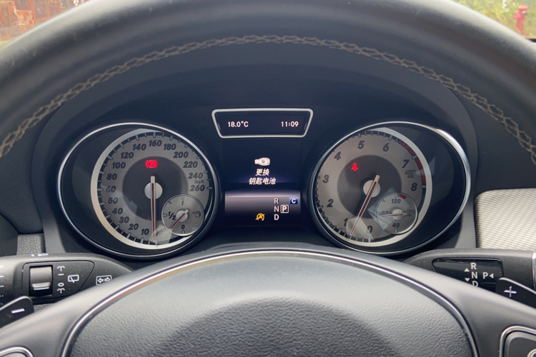 奔驰GLA 2016款 GLA 200 时尚型局部细节14