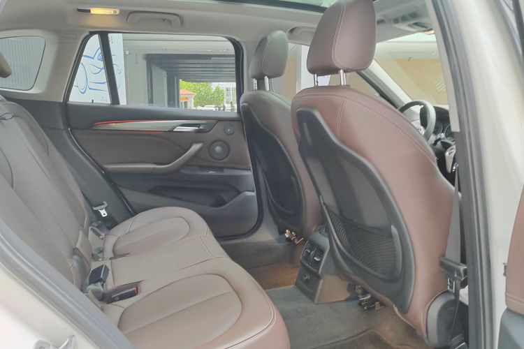 宝马X1 2018款 xDrive20Li 豪华型中控内饰7012