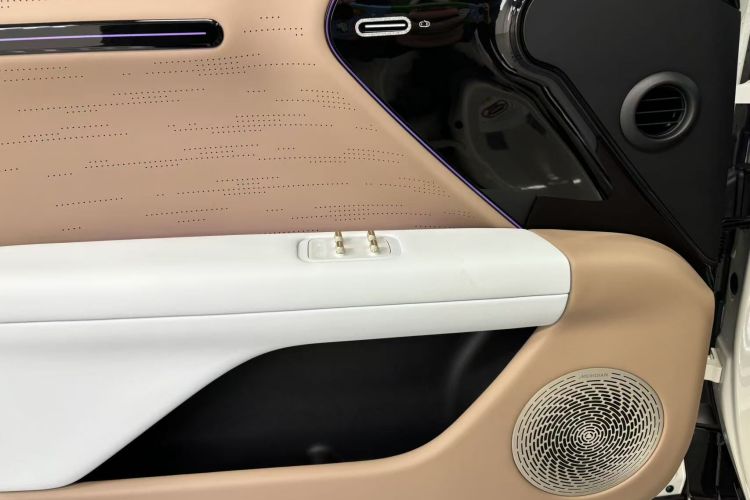 阿维塔07 2026款 Max+ 增程版 52.01kWh中控内饰7004