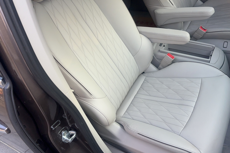 别克GL8 2022款 陆上公务舱 652T 豪华型局部细节41