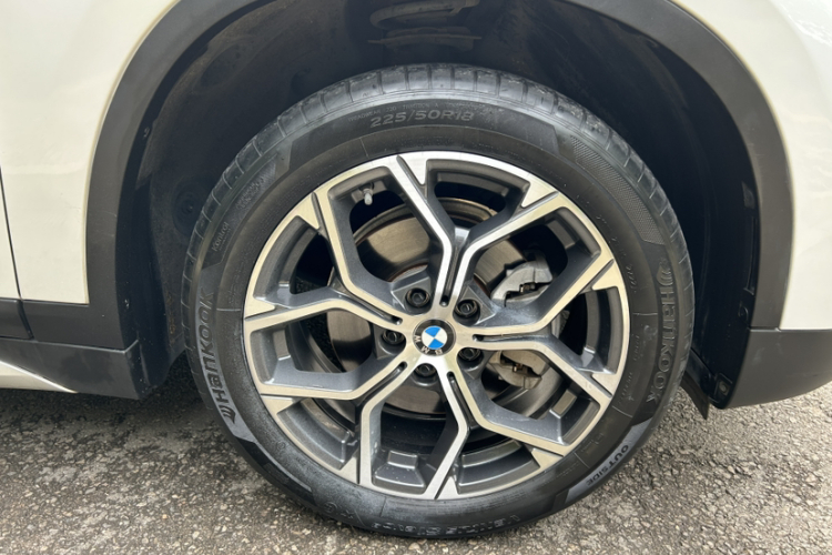 宝马X1 2022款 sDrive20Li 时尚型车身外观6006