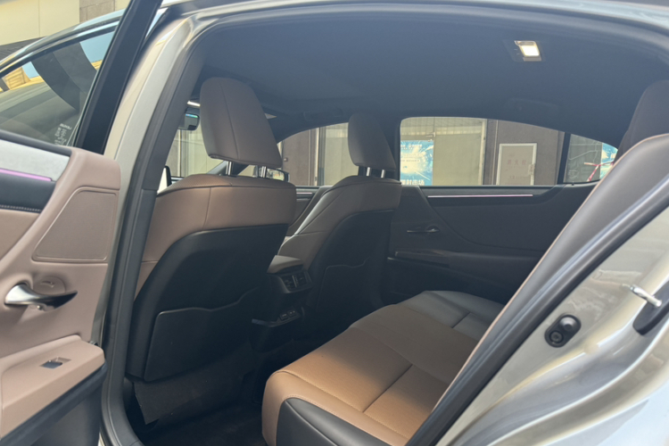 雷克萨斯ES 2025款 200 臻享版中控内饰7003