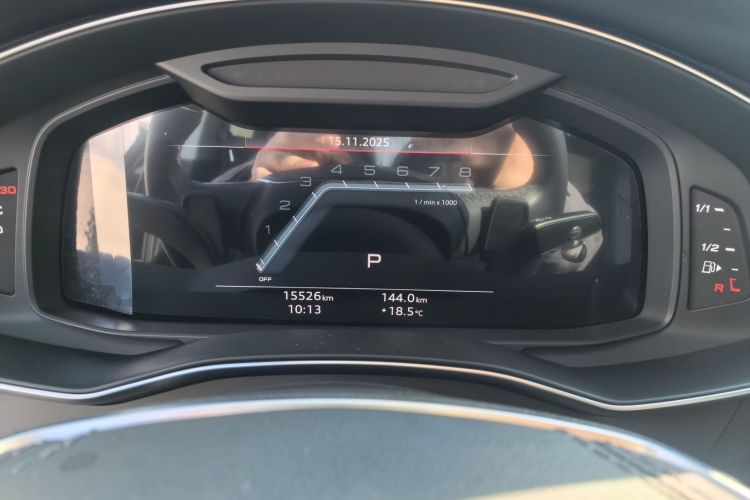 奥迪A6L 2024款 45 TFSI 臻选致雅型中控内饰15