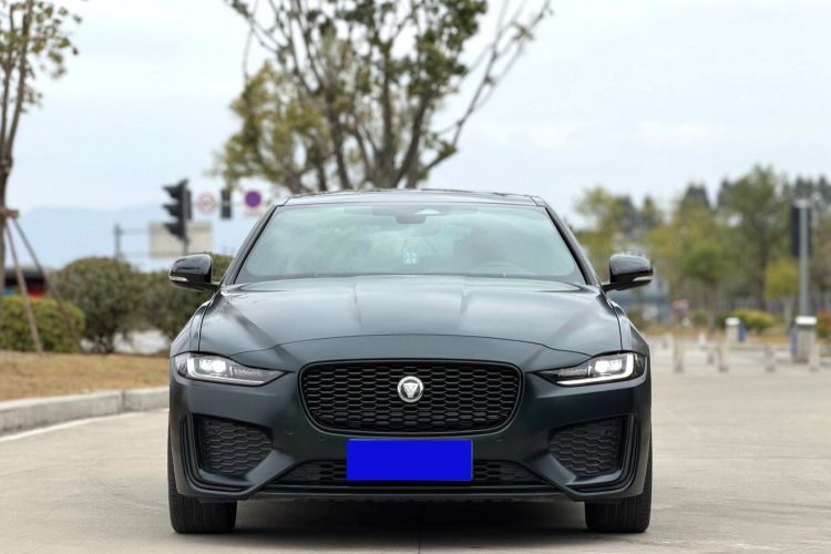 捷豹XEL 2024款 2.0T 250PS R-DYNAMIC S耀黑运动版车身外观6001