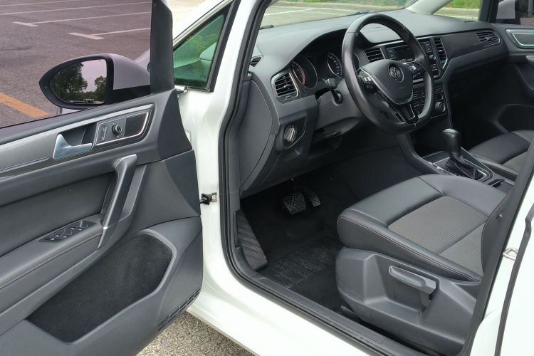 大众 高尔夫·嘉旅 2018款 230TSI 自动进取型中控内饰7006