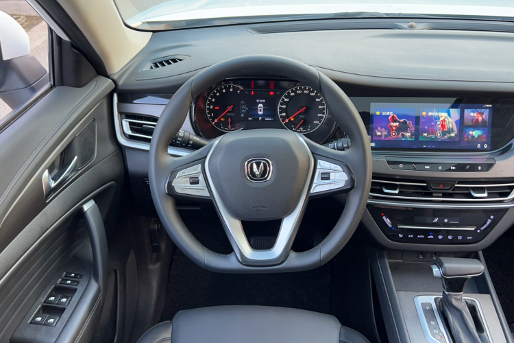 长安CS35PLUS 2019款 1.4T DCT畅联蓝鲸版局部细节13