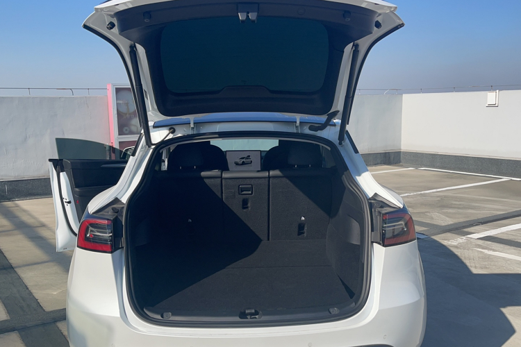 特斯拉 Model Y 2023款 长续航全轮驱动版局部细节23