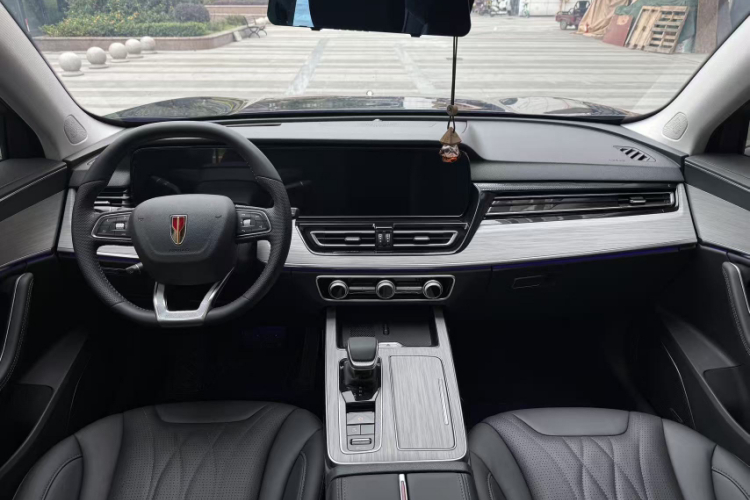 红旗HS5 2025款 2.0T 两驱旗享Pro版中控内饰7003