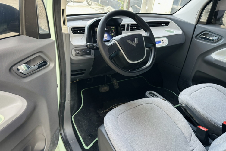 五菱汽车 宏光MINIEV 2021款 马卡龙时尚款 三元锂中控内饰7001