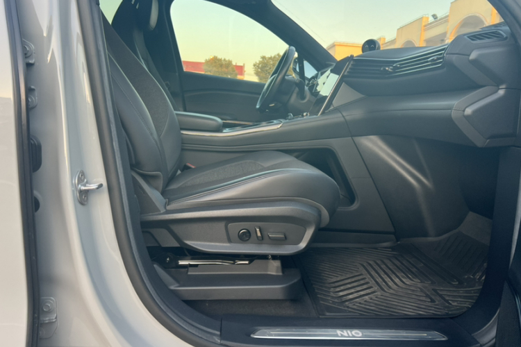 蔚来EC6 2020款 615KM 性能版中控内饰7006