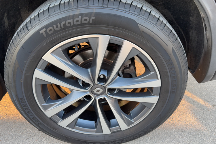 雷诺 科雷傲 2017款 2.5L 四驱旗舰版车身外观6006