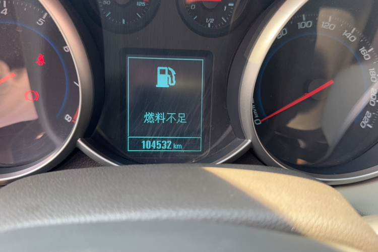 雪佛兰 科鲁兹 2015款 1.5L 经典 SL MT中控内饰15