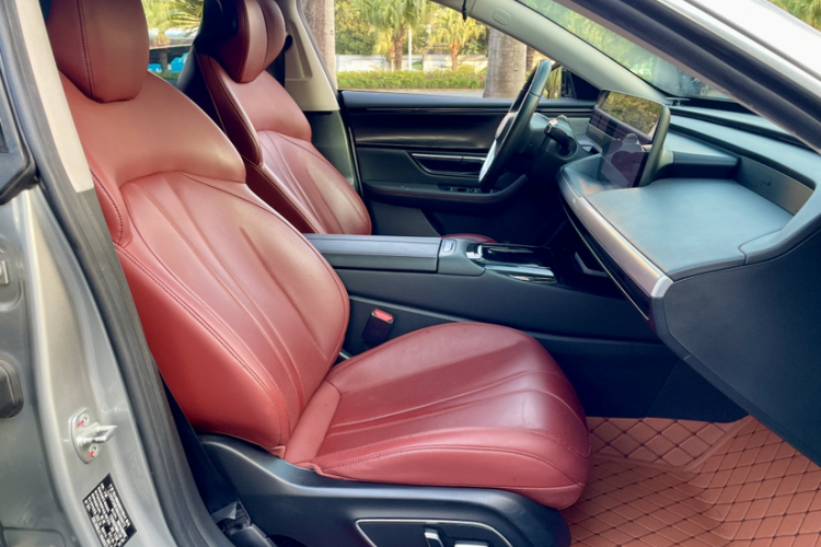 小鹏P7 2020款 670N局部细节41