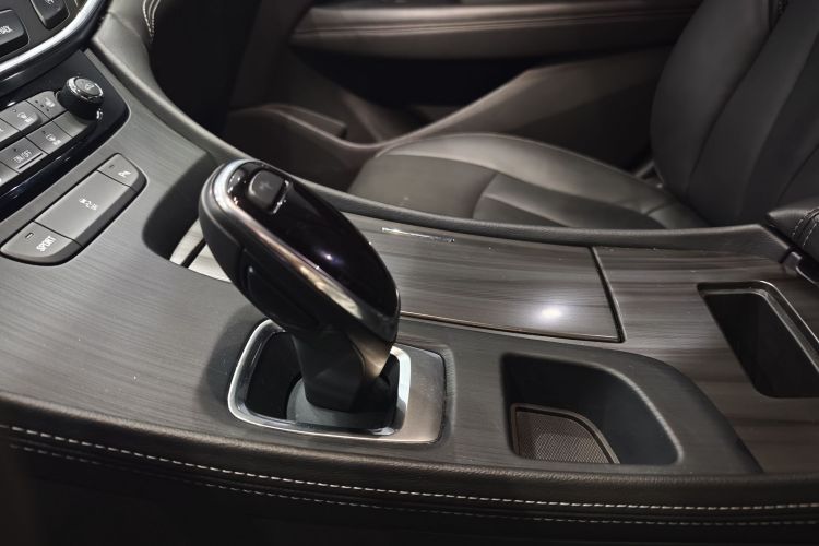 别克 君越 2022款 652T 豪华型局部细节18