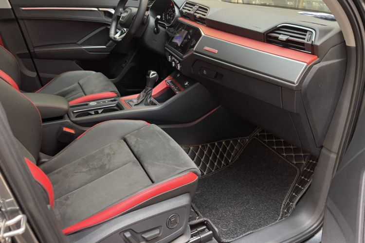 奥迪Q3 2021款 40 TFSI 时尚动感型中控内饰7010