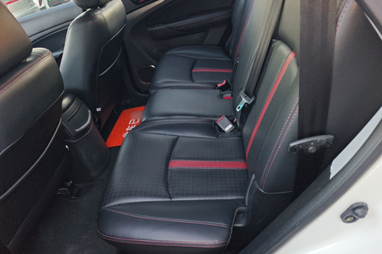 比亚迪S7 2015款 2.0T 自动尊贵型中控内饰7003