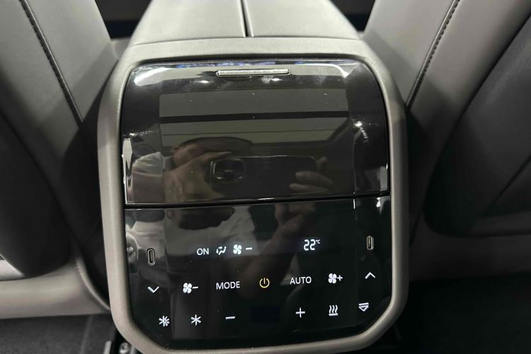 上汽大通MAXUS 大家7 2024款 超混 长续航版 旗舰版中控内饰7005