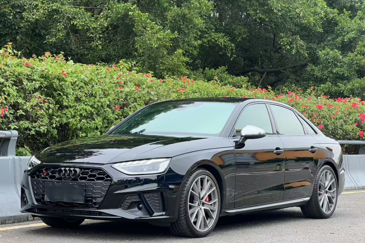 奥迪S4 2024款 S4 3.0TFSI车身外观1