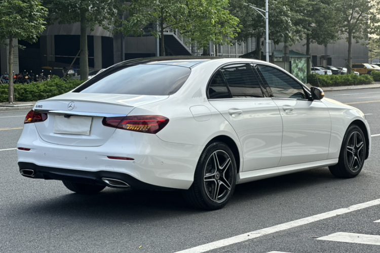 奔驰E级(进口) 2021款 E 260 时尚型运动版车身外观6010