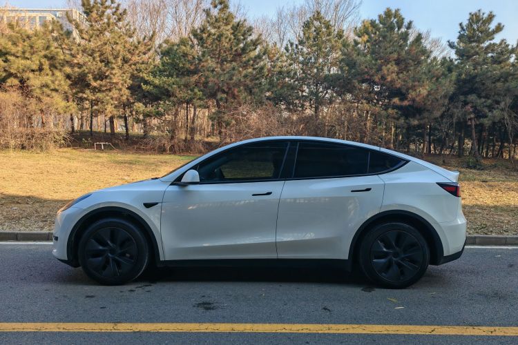 特斯拉 Model Y 2024款 后轮驱动版车身外观6002