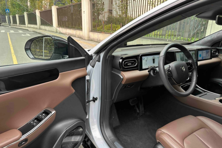 零跑汽车 零跑C01 2023款 增程 316 智享版中控内饰7001