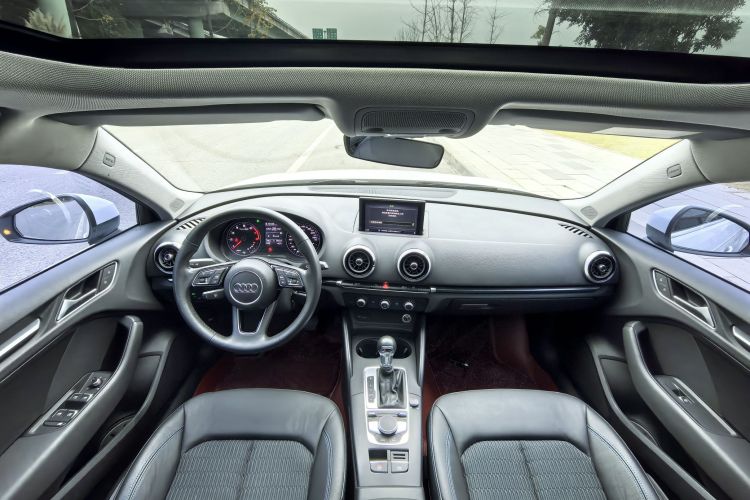 奥迪A3 2020款 Sportback 35 TFSI 时尚型 国VI中控内饰7001