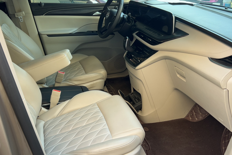 别克GL8 2022款 ES陆尊 653T 舒适型中控内饰7003