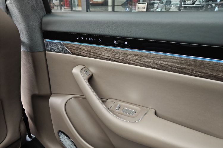 鸿蒙智行 智界R7 2025款 增程 251km Max中控内饰7005