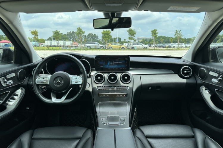 奔驰C级 2021款 C 260 L 运动版中控内饰7001