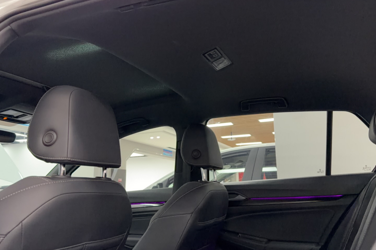 大众 高尔夫 2023款 280TSI DSG R-Line Lite局部细节22