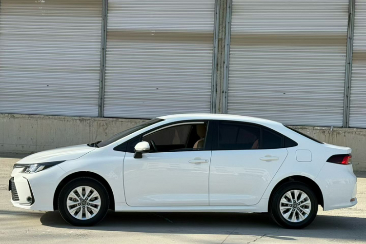 丰田 卡罗拉 2019款 1.2T S-CVT GL先锋版车身外观6003