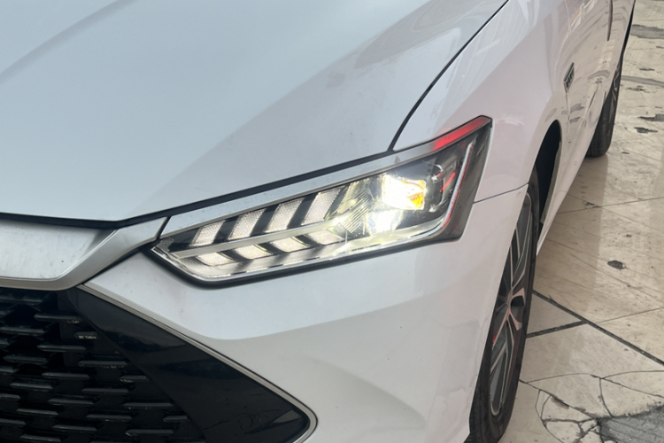 比亚迪 秦PLUS 2023款 冠军版 DM-i 55KM超越型车身外观6001