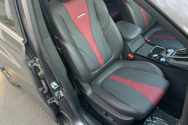 上汽大通MAXUS EUNIQ 5 2020款 大电量旗舰版 七座局部细节41