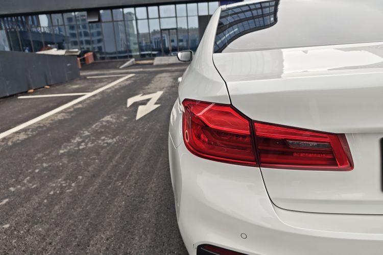 宝马5系 2019款 525Li M运动套装中控内饰7011