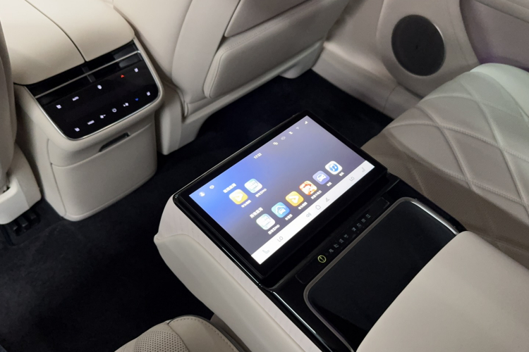 鸿蒙智行 享界S9 2025款 增程 Ultra中控内饰7005