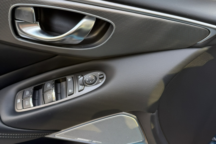 英菲尼迪Q50L 2022款 2.0T 进享版中控内饰7004