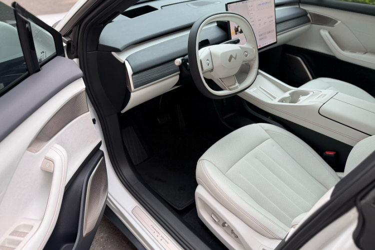 乐道L60 2024款 60kWh 四驱版中控内饰7002