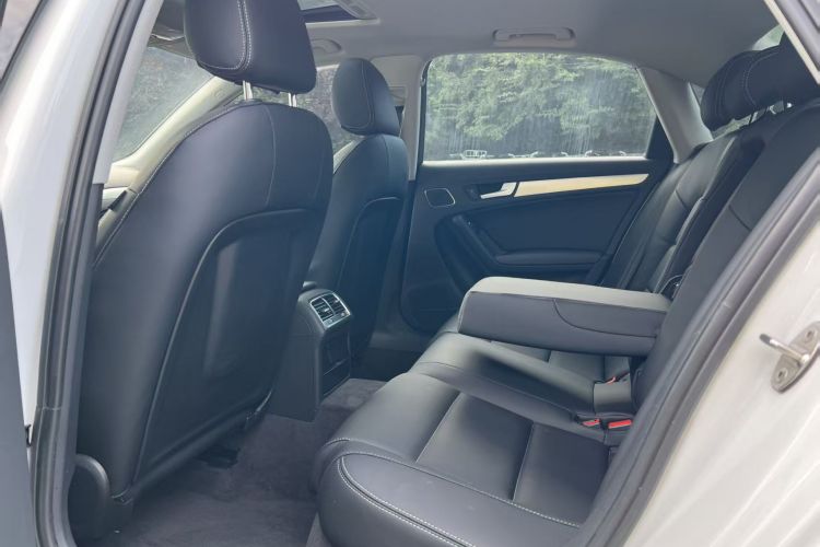 奥迪A4L 2016款 35 TFSI 典藏版 自动标准型中控内饰7002